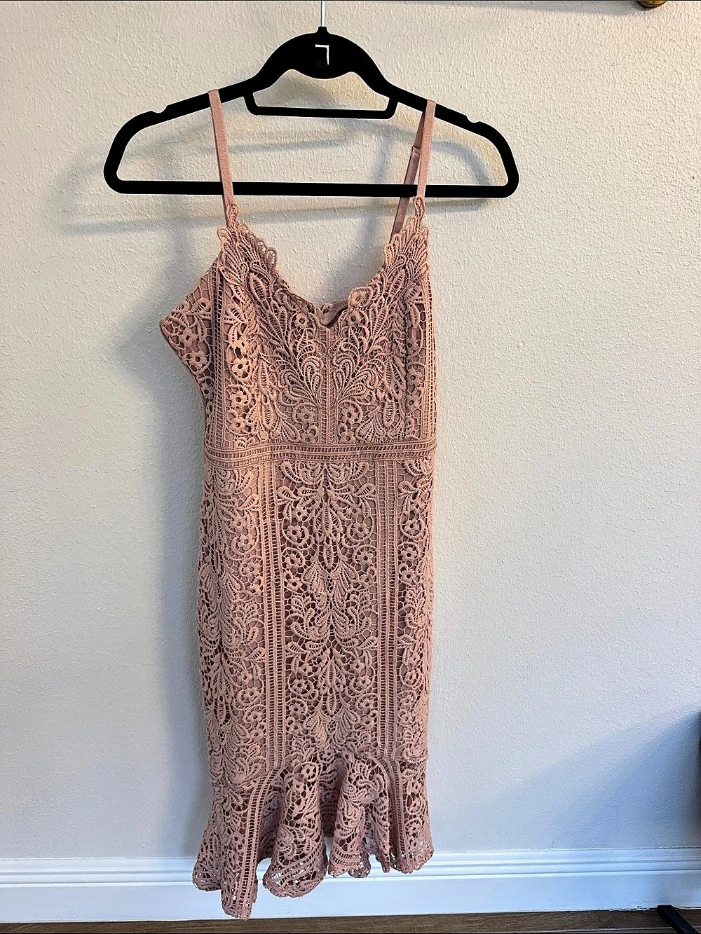 Lipsy London Lipsy Lace Hem Bodycon Midi Dress Pink US 6